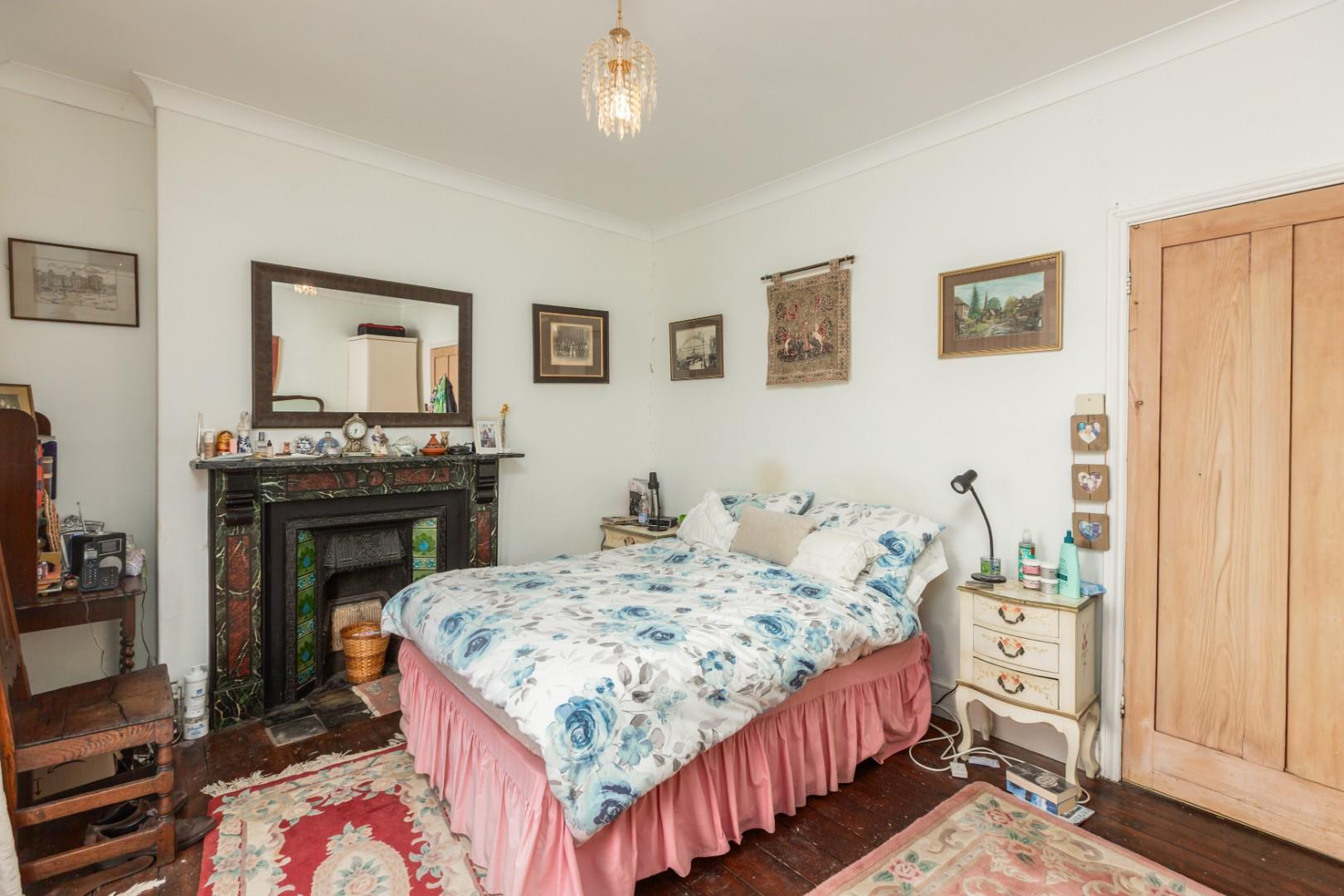 Devon Place, Mumbles, Swansea, SA3 4DR